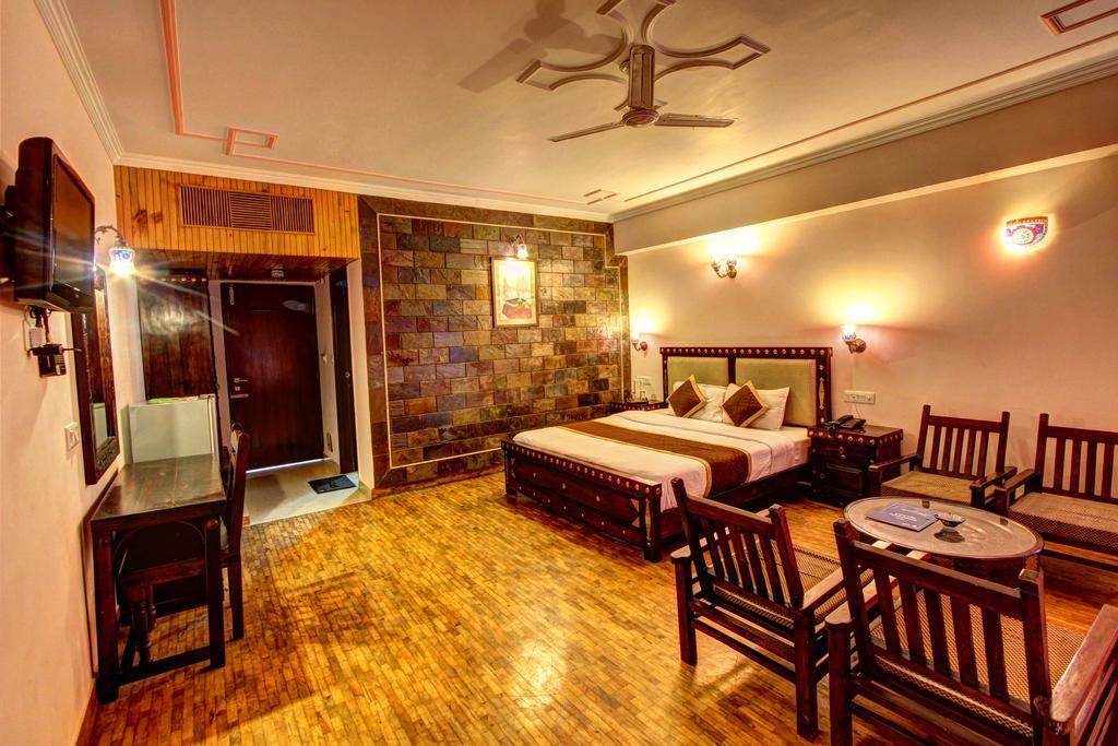 Hotel The Himachal Inn Маналі Екстер'єр фото