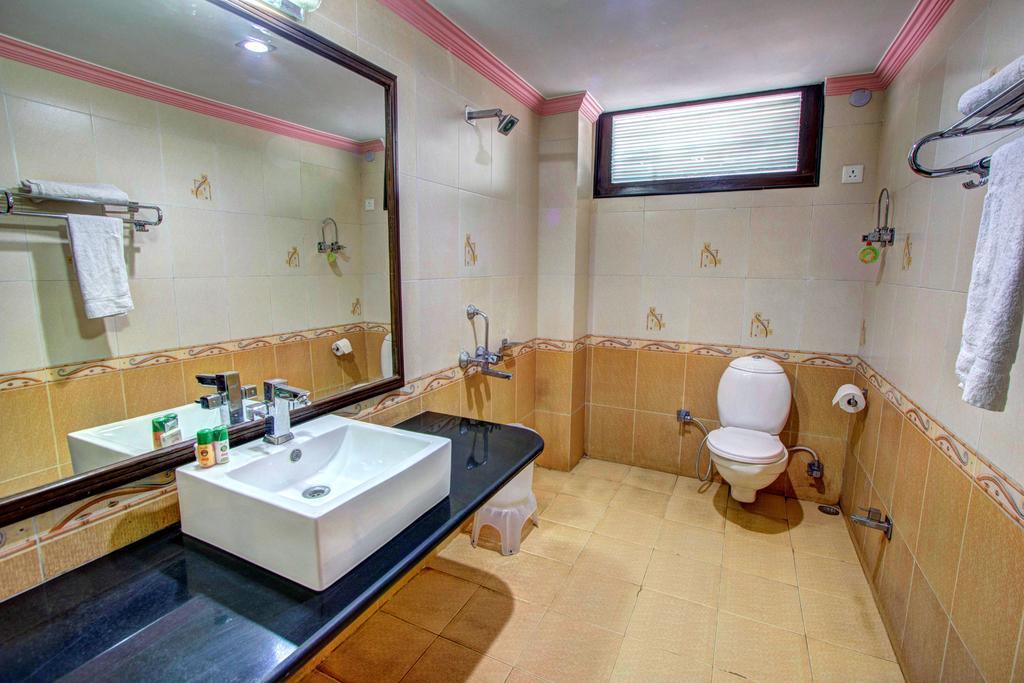 Hotel The Himachal Inn Маналі Екстер'єр фото